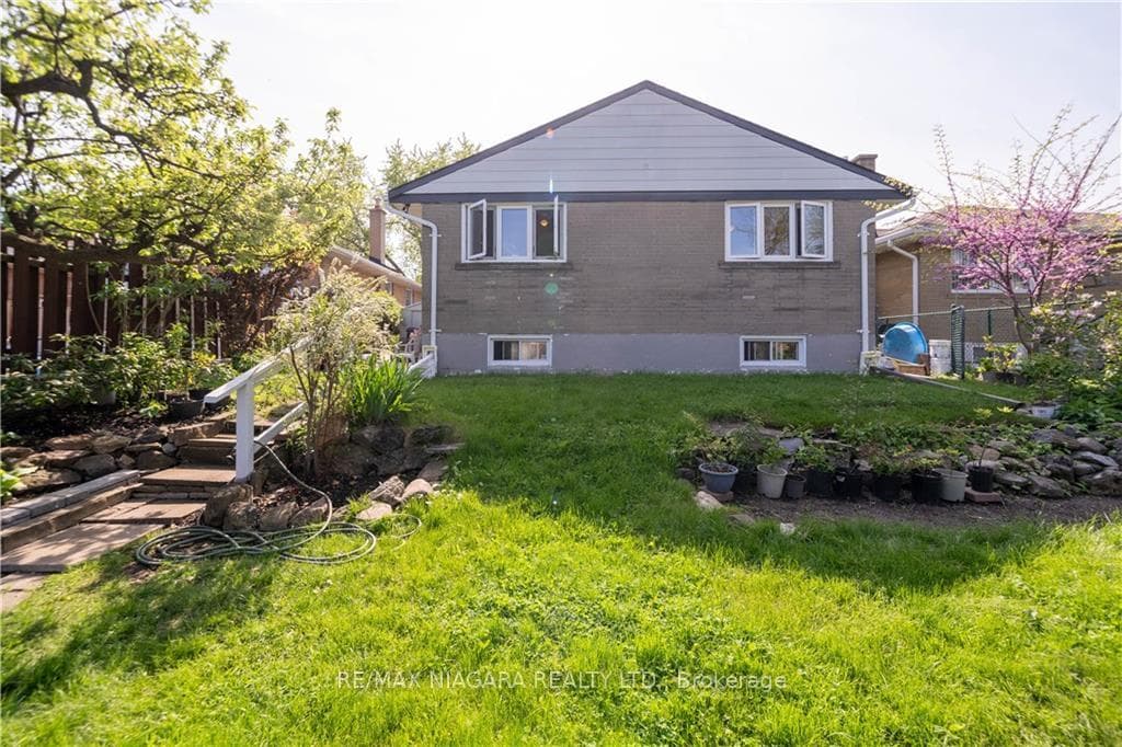 79 Droxford Avenue photo 38
