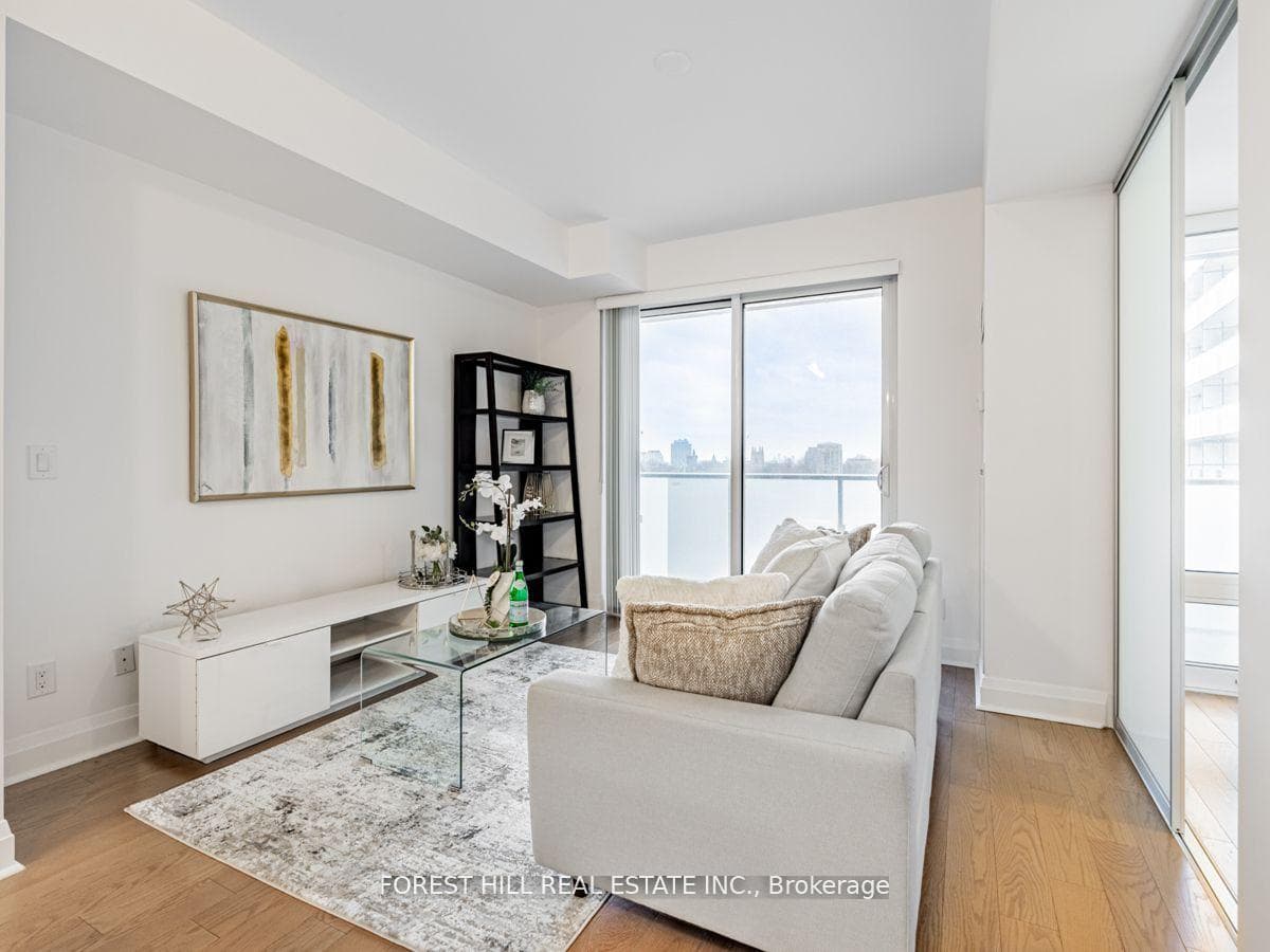 1080 Bay Street Unit 505 photo 11