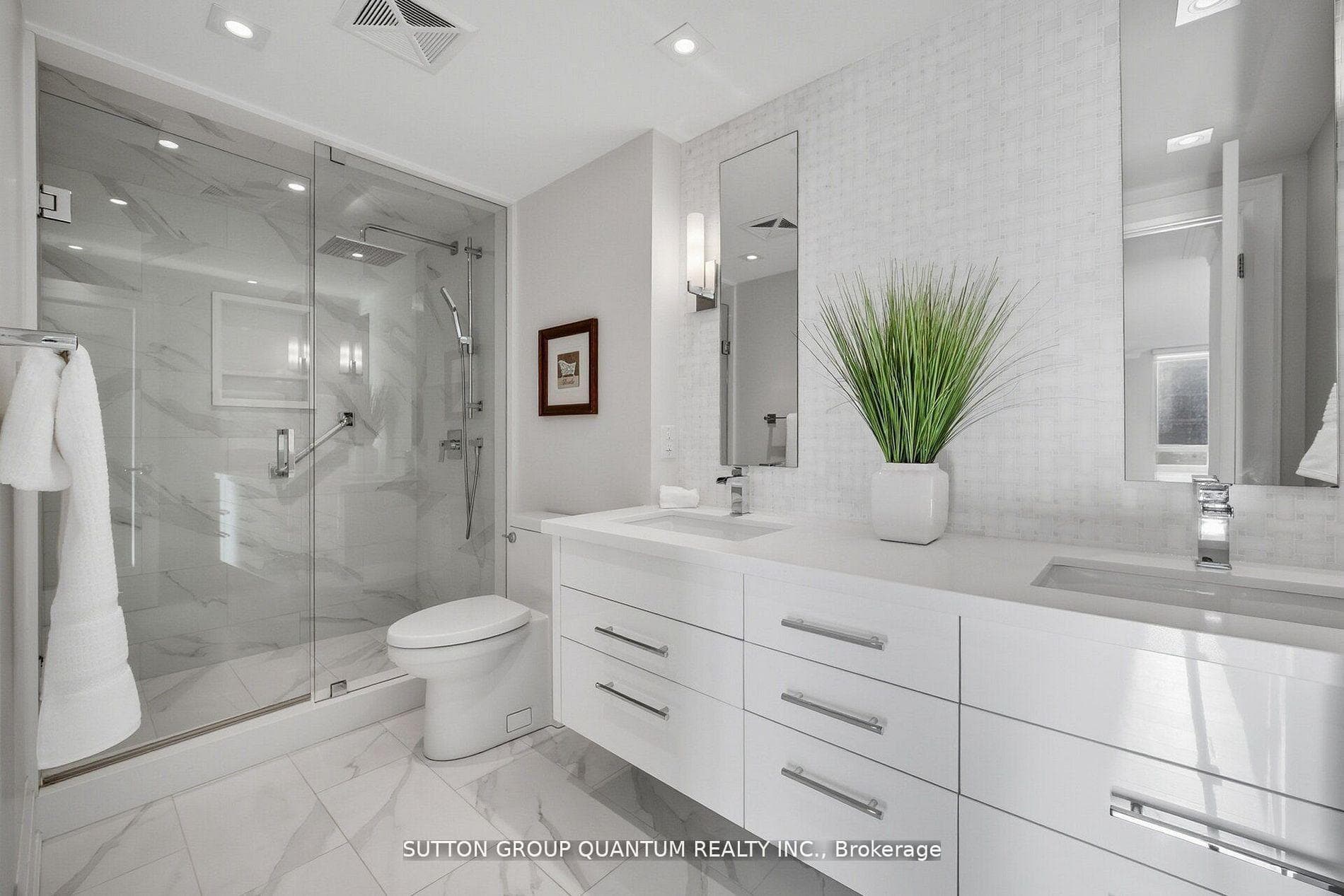 2170 Marine Drive Unit 1904 photo 19