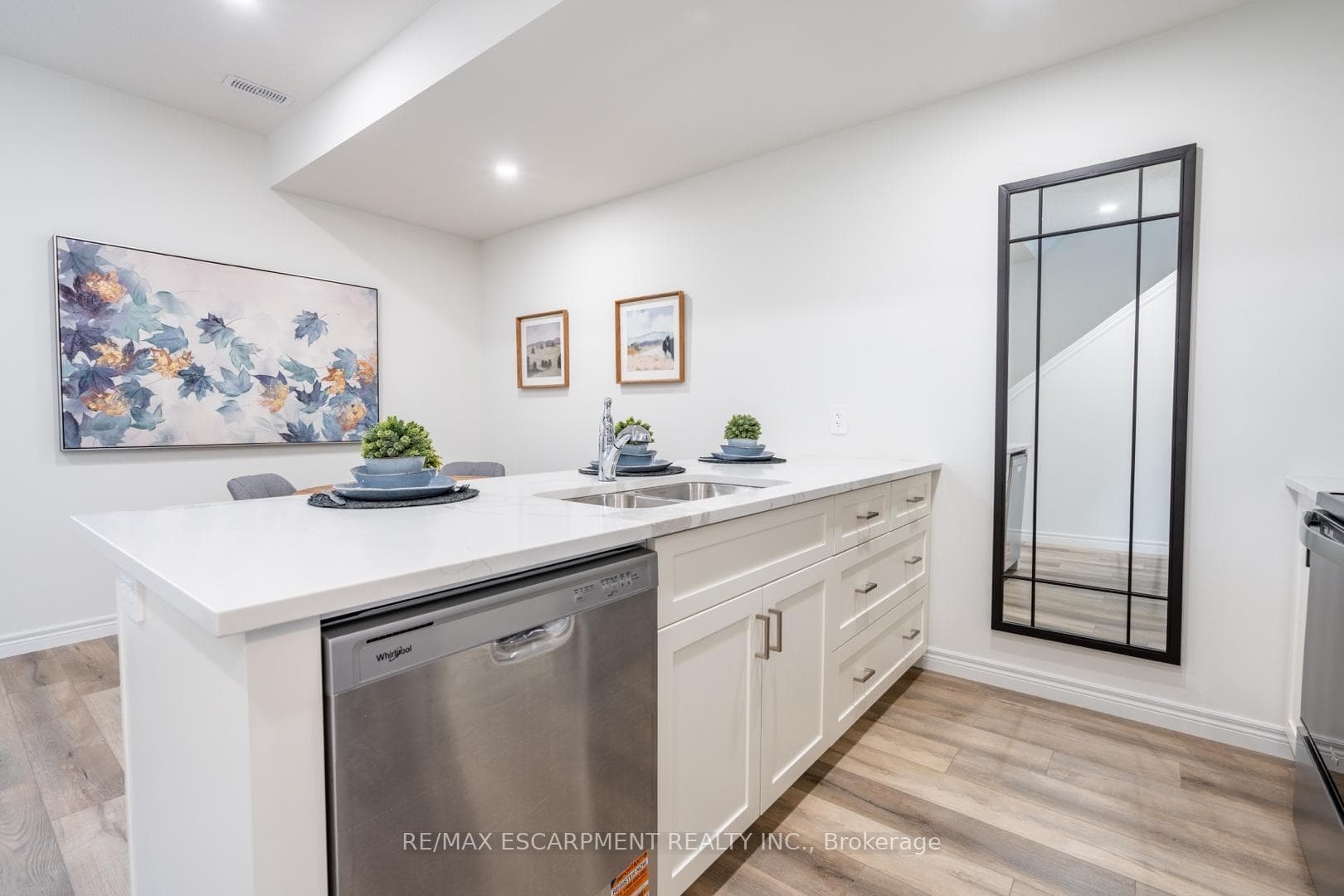 2620 BINBROOK Road Unit 206 photo 15