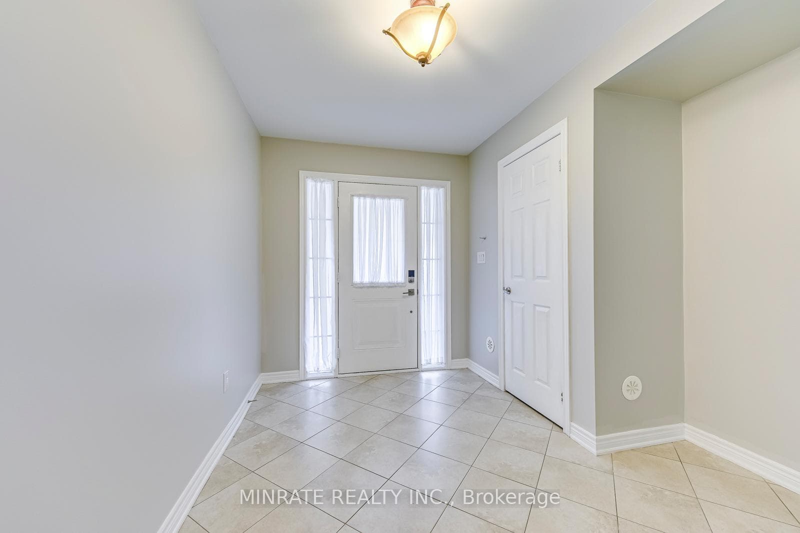 2435 Greenwich Drive Unit 8 photo 2