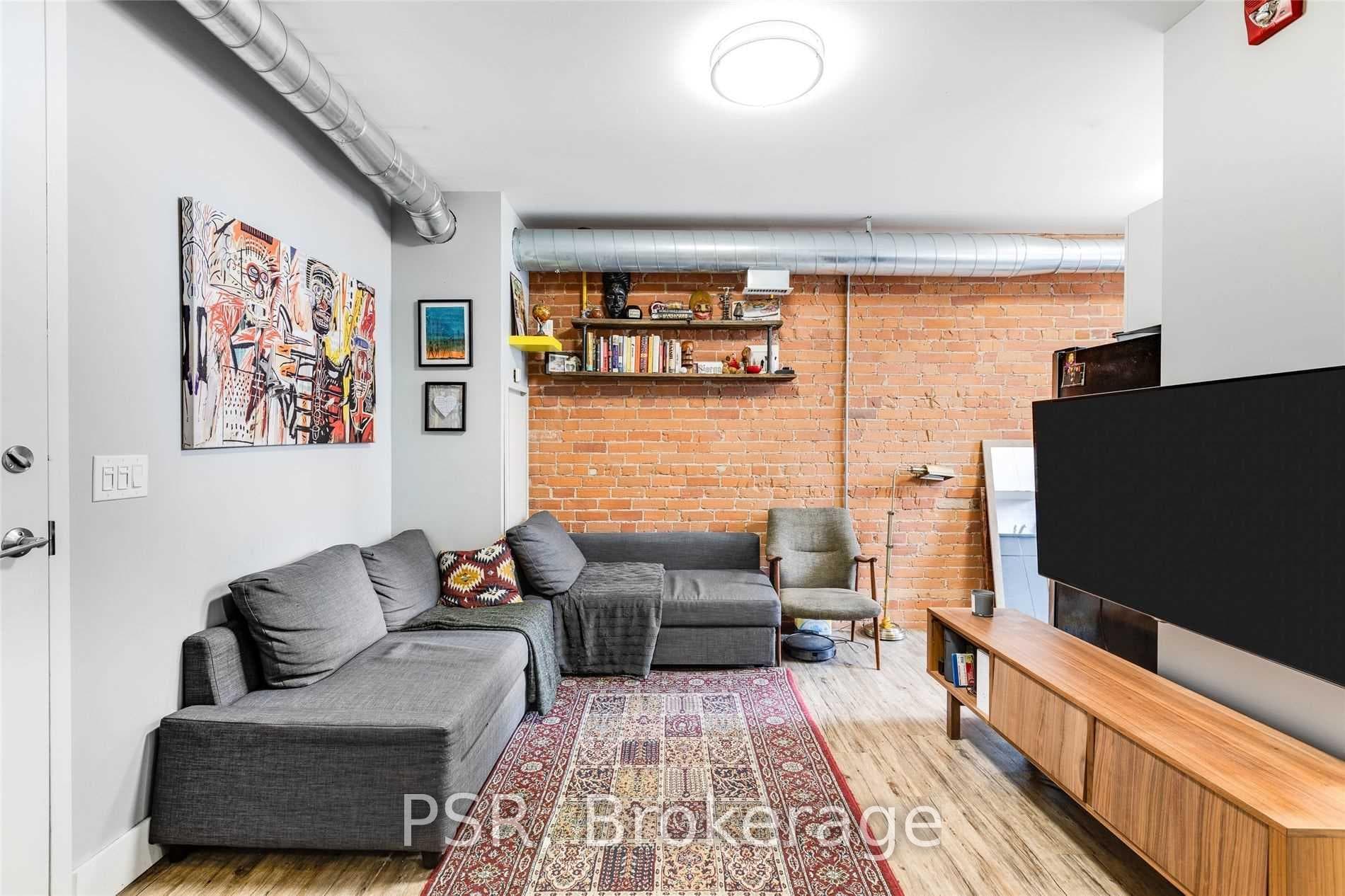 2870 Dundas Street Unit 309 photo 4