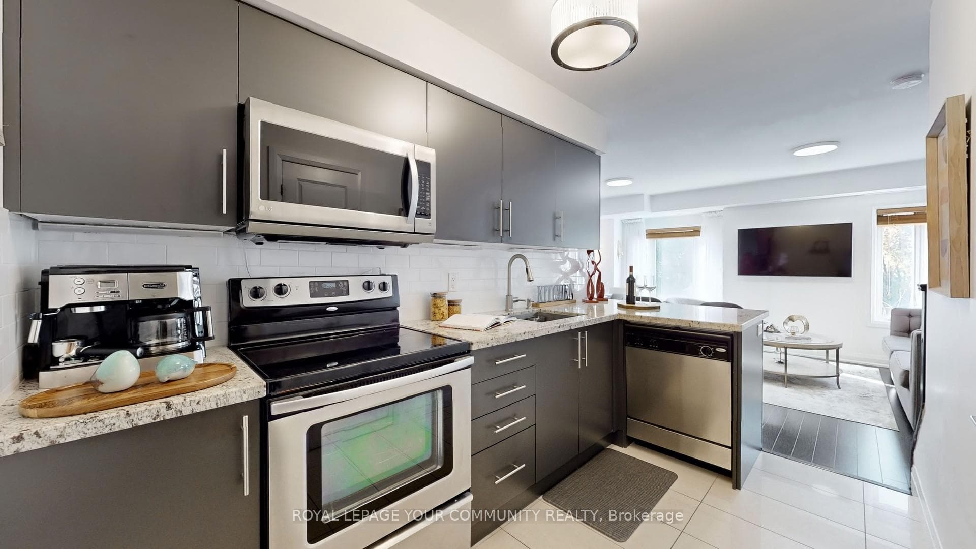 318 John Street Unit 253 photo 15