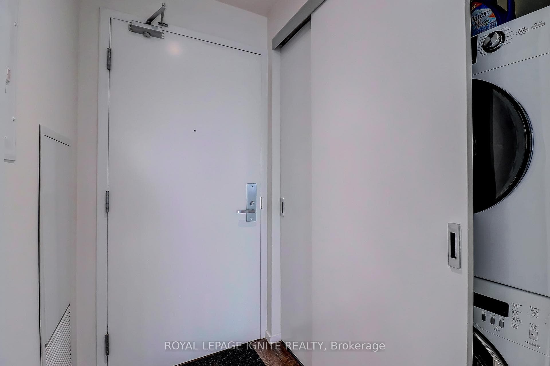 8 Charlotte Street Unit 1502 photo 32