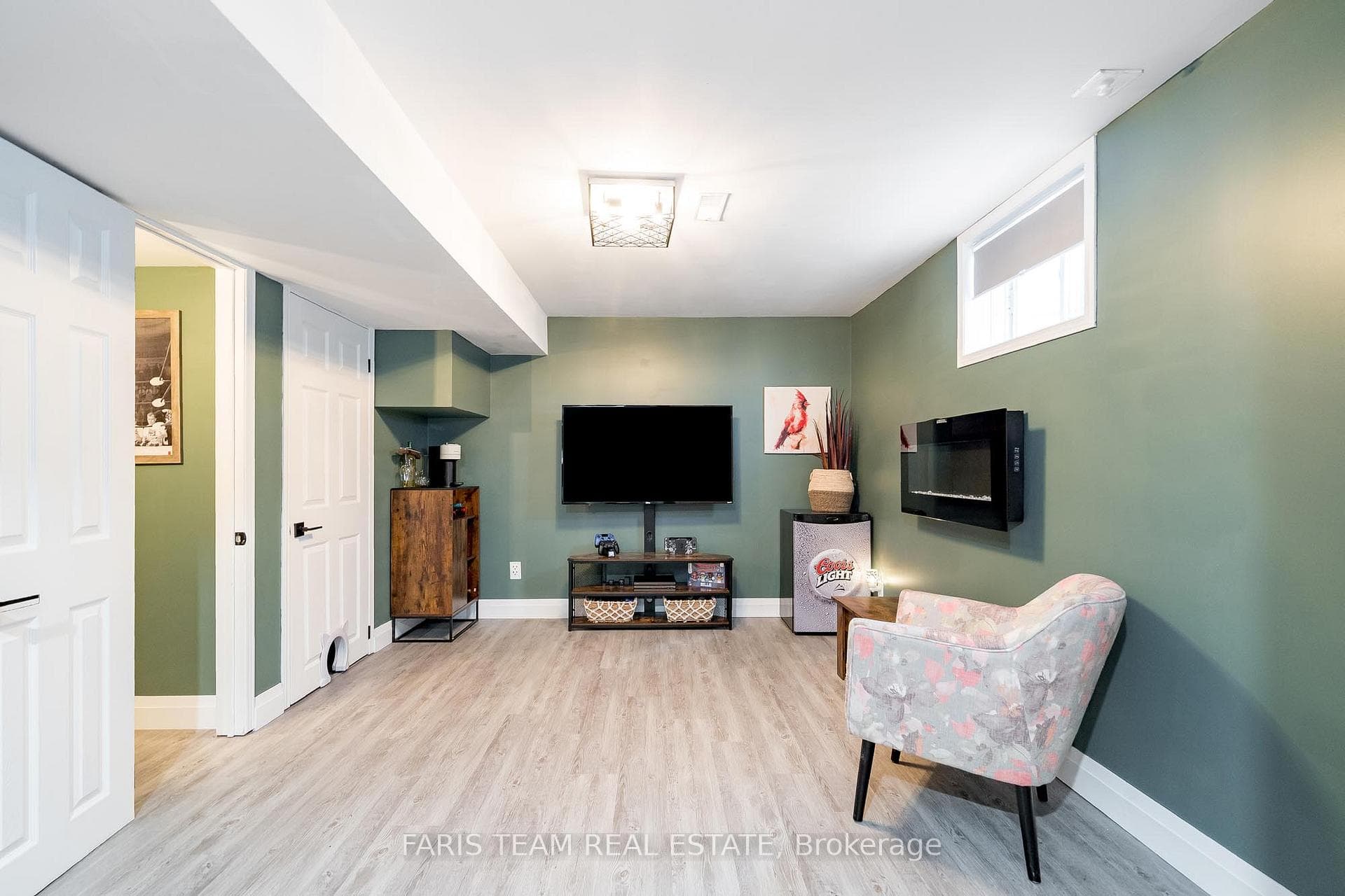 66 Clute Crescent photo 13