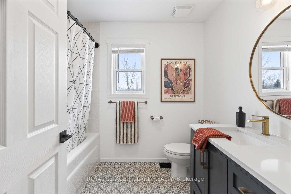 Upper 4 piece bath