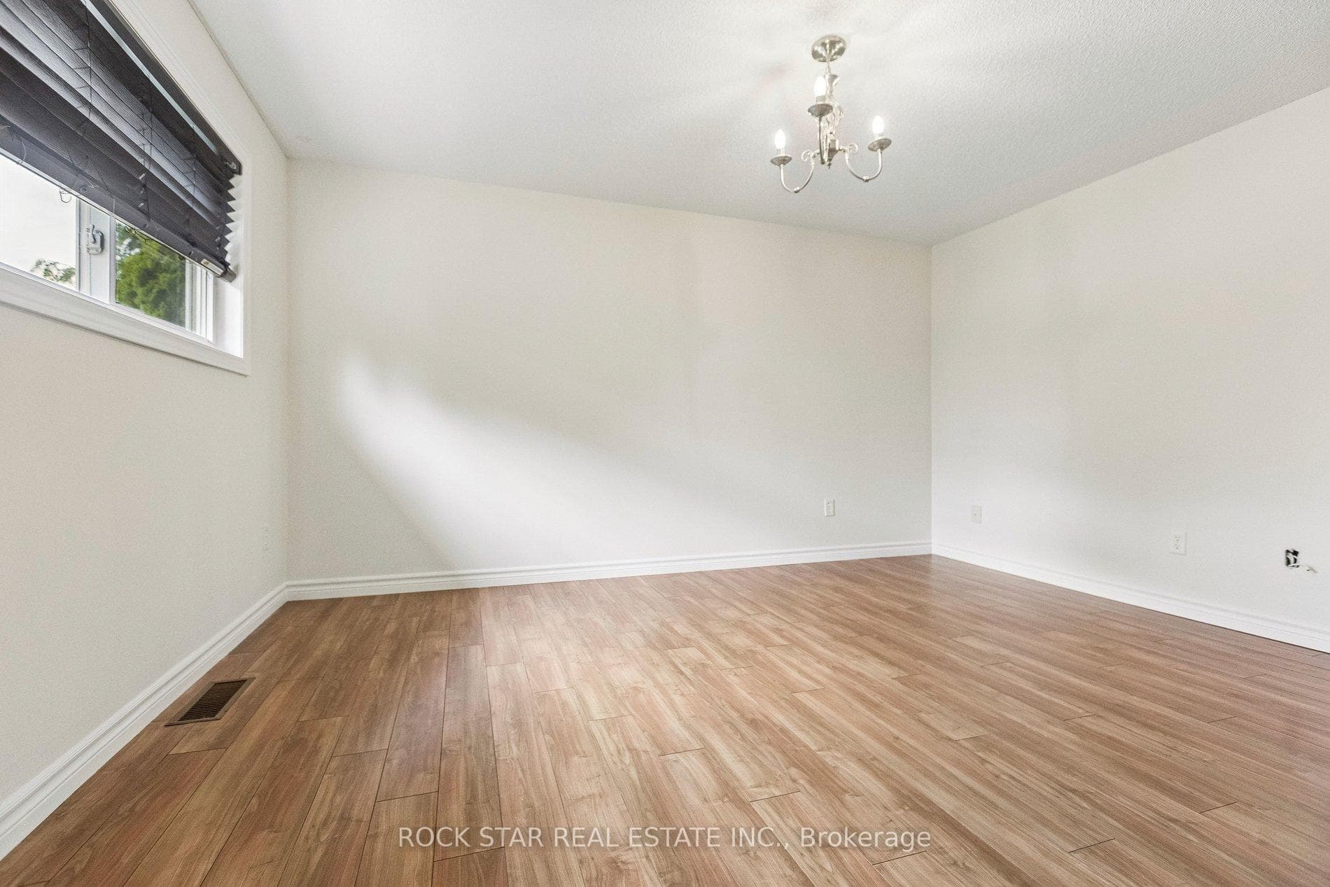 305 Sekura Street photo 15