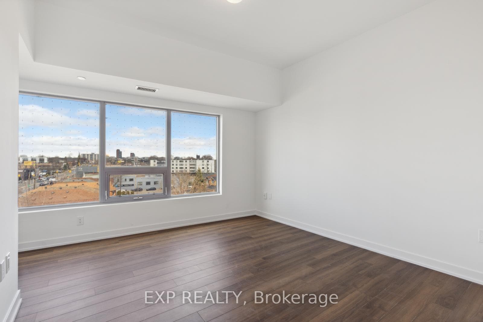 2433 Dufferin Street Unit 513 photo 15