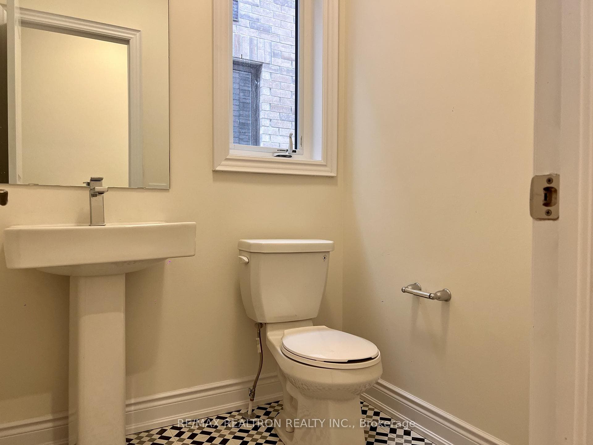 99 Bearberry Road photo 35