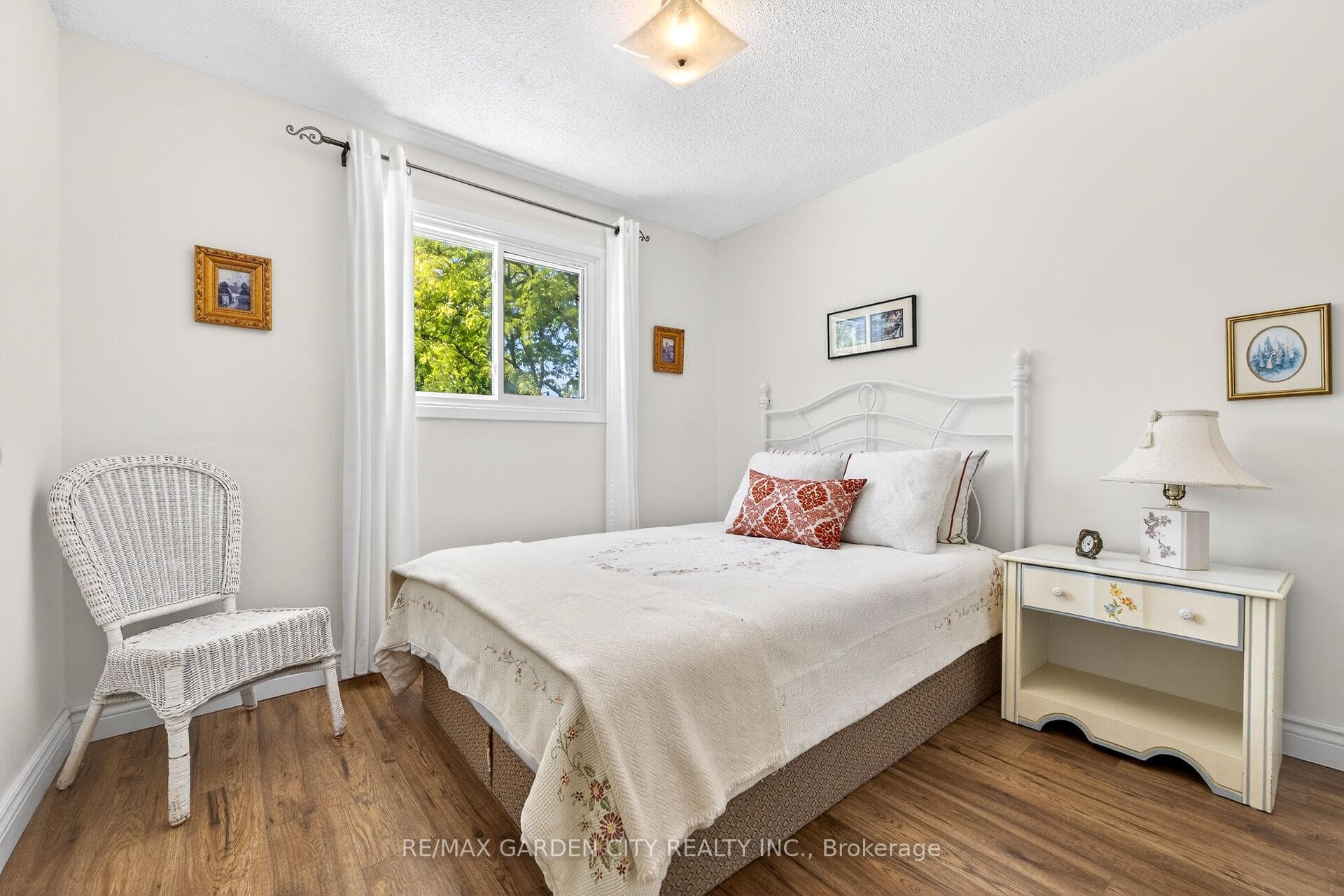 6 BARBARA Place photo 19