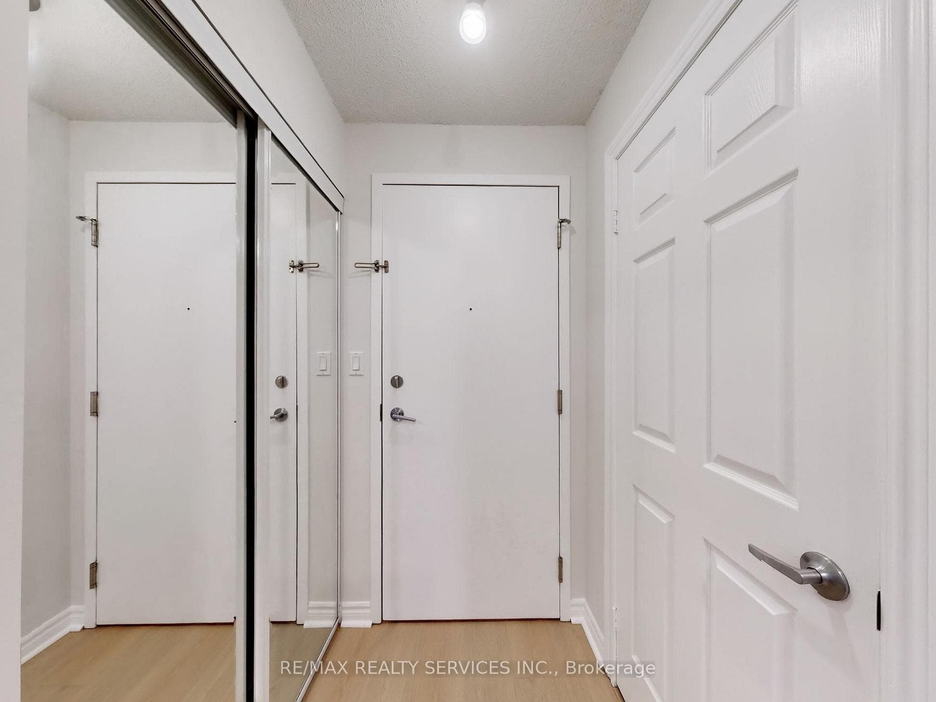 3880 Duke Of York Boulevard Unit 504 photo 6