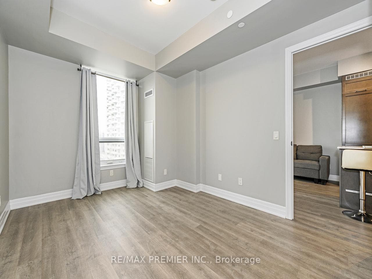 9085 Jane Street Unit 1212 photo 24