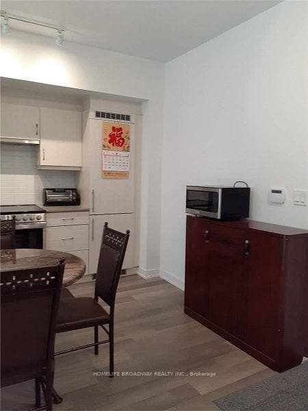 181 Huron Street Unit 203 photo 5