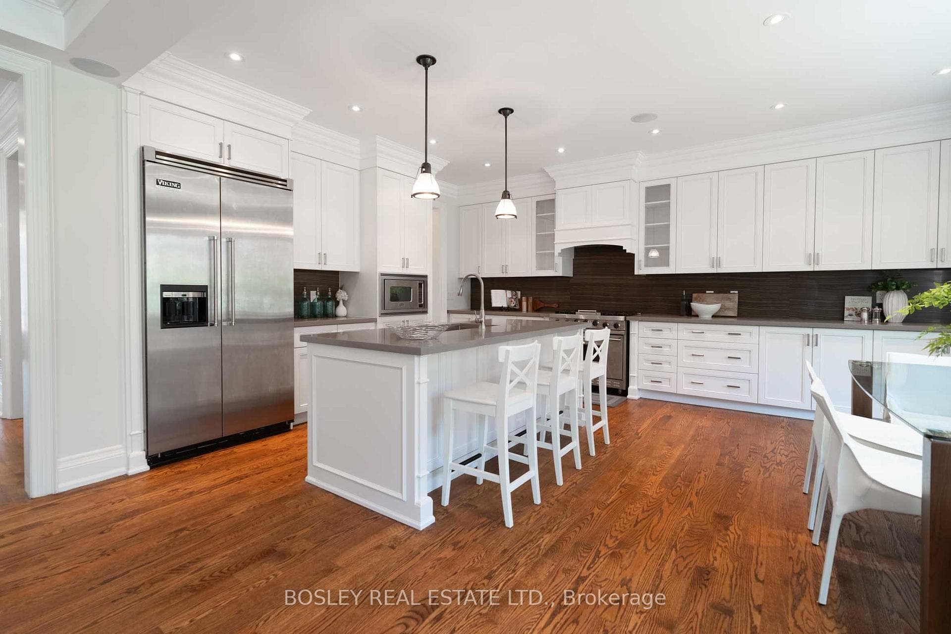 61 Rykert Crescent photo 15