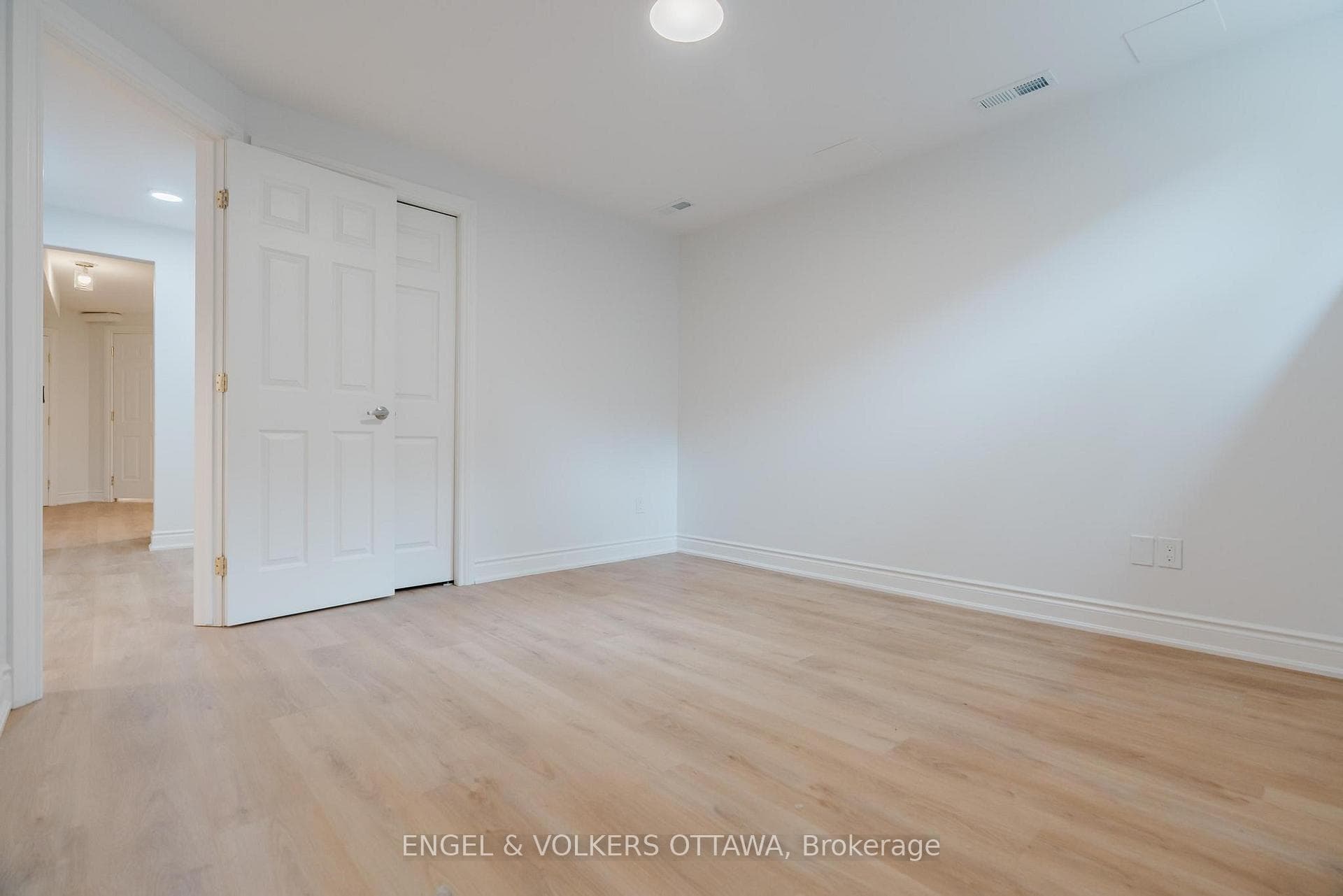 1649 Rosebella Avenue Unit B photo 16