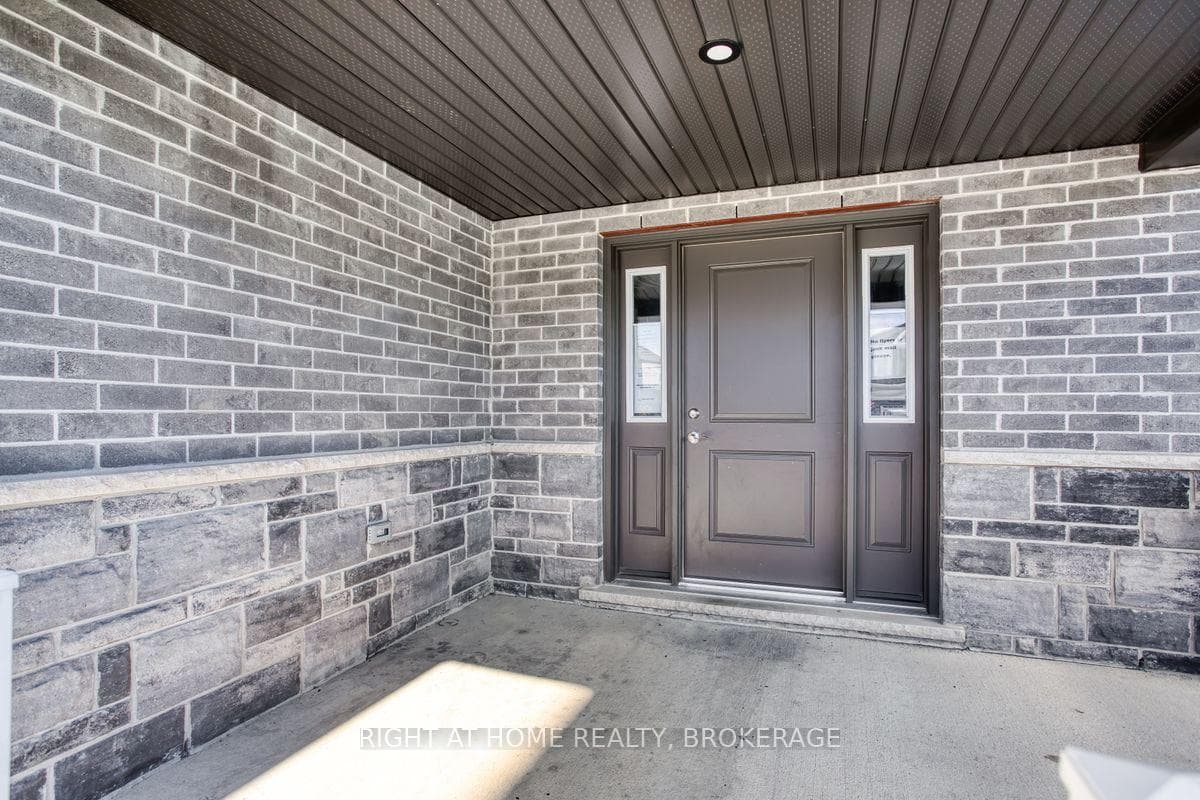 270 Bradshaw Drive photo 4
