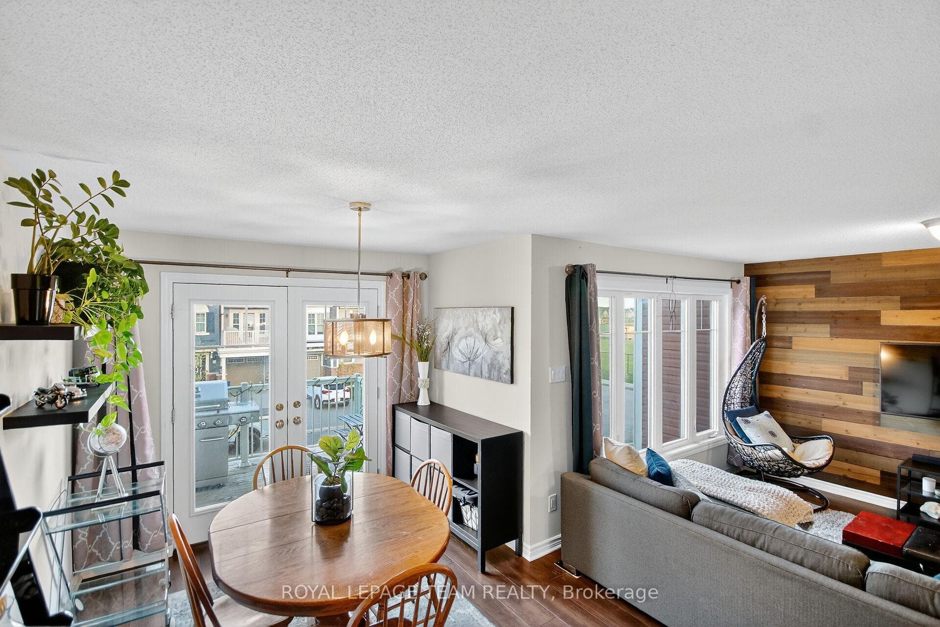 303 Pumpkinseed Crescent photo 10