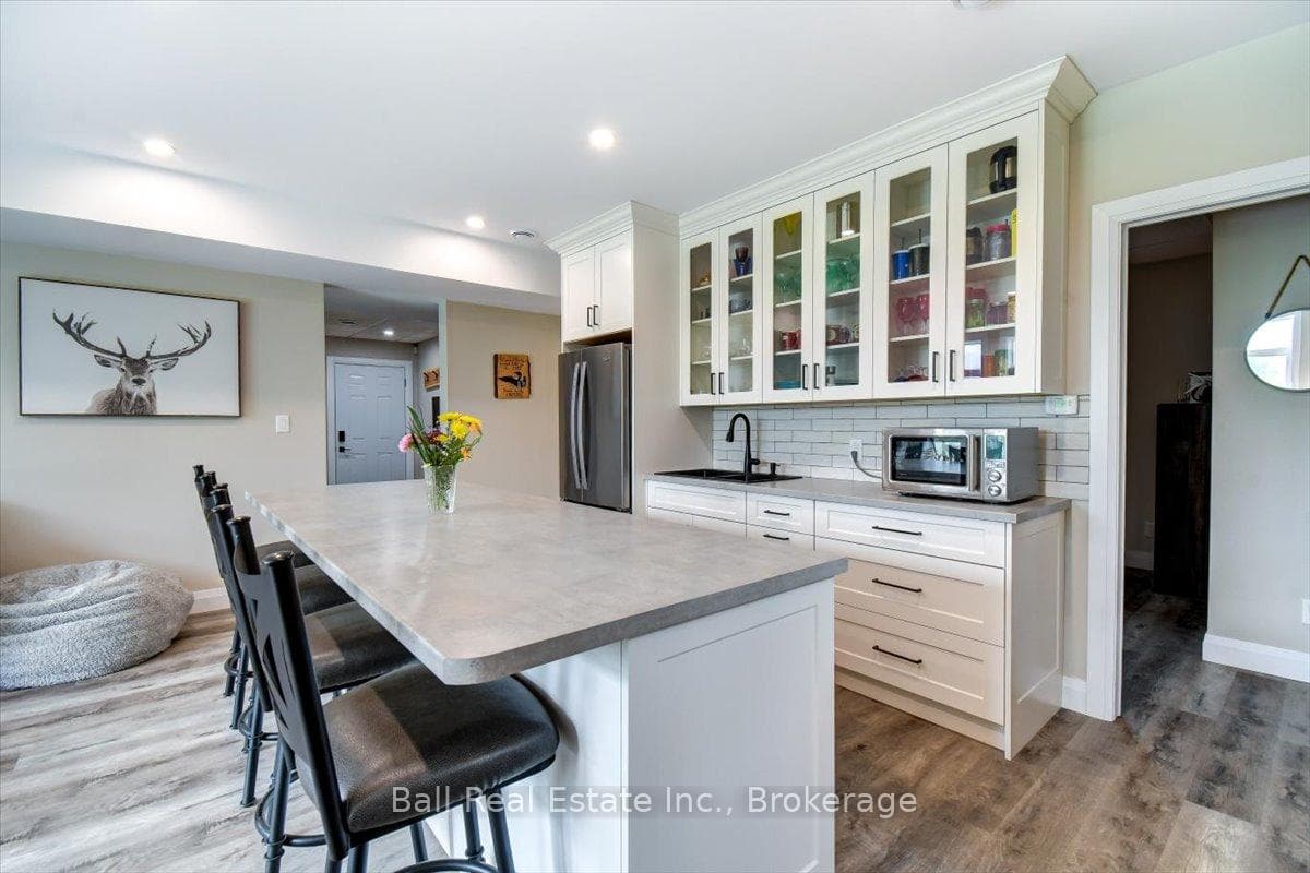 632 The South Road photo 38