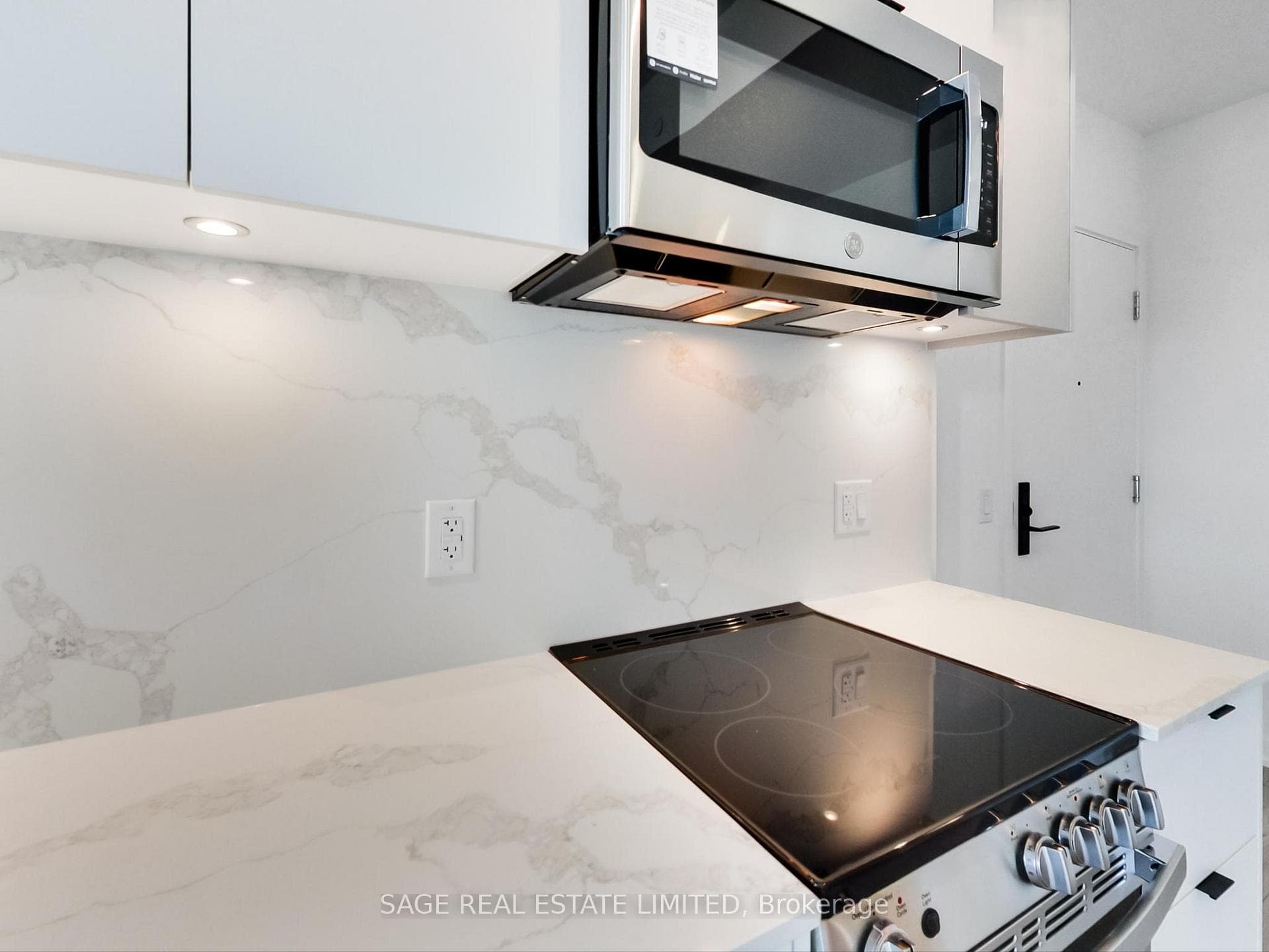 285 Dufferin Street Unit 1401 photo 22