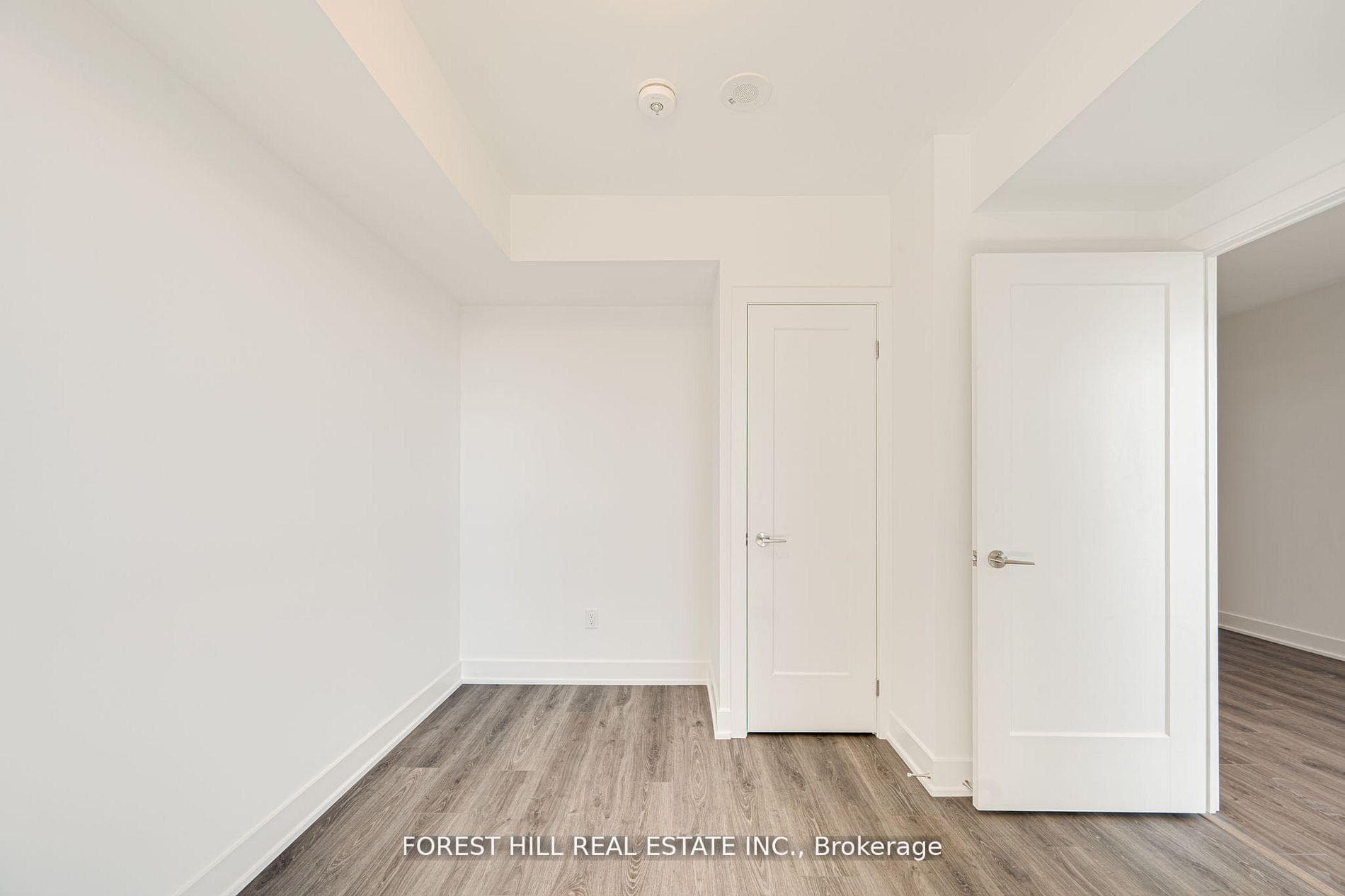 2545 Simcoe Street Unit 415 photo 20