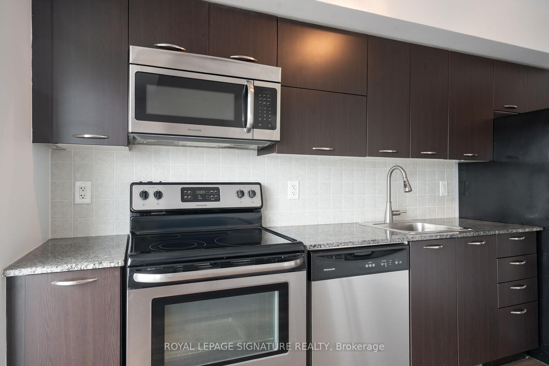 38 Joe Shuster Way Unit 1909 photo 15