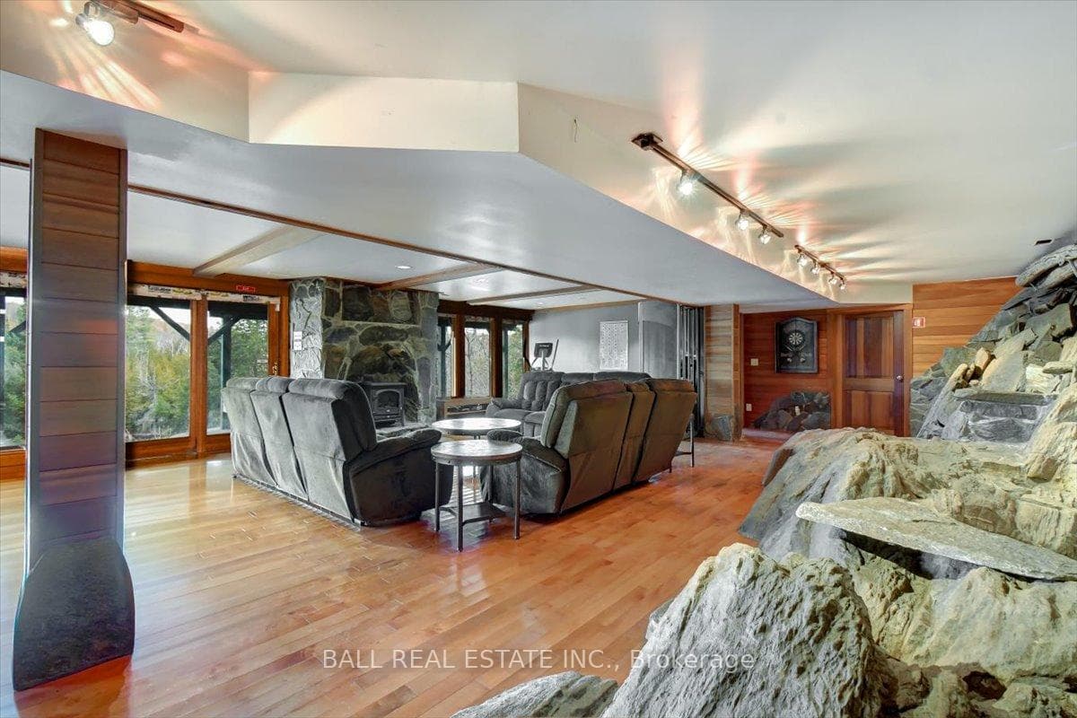 78 Cleland Court photo 21
