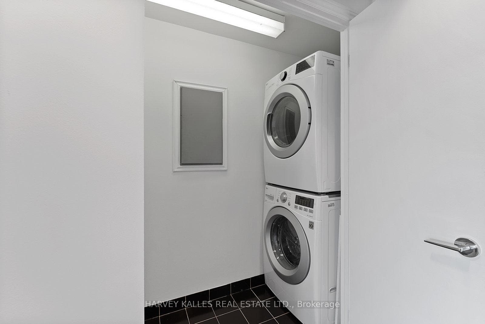 77 Avenue Road Unit 401 photo 22