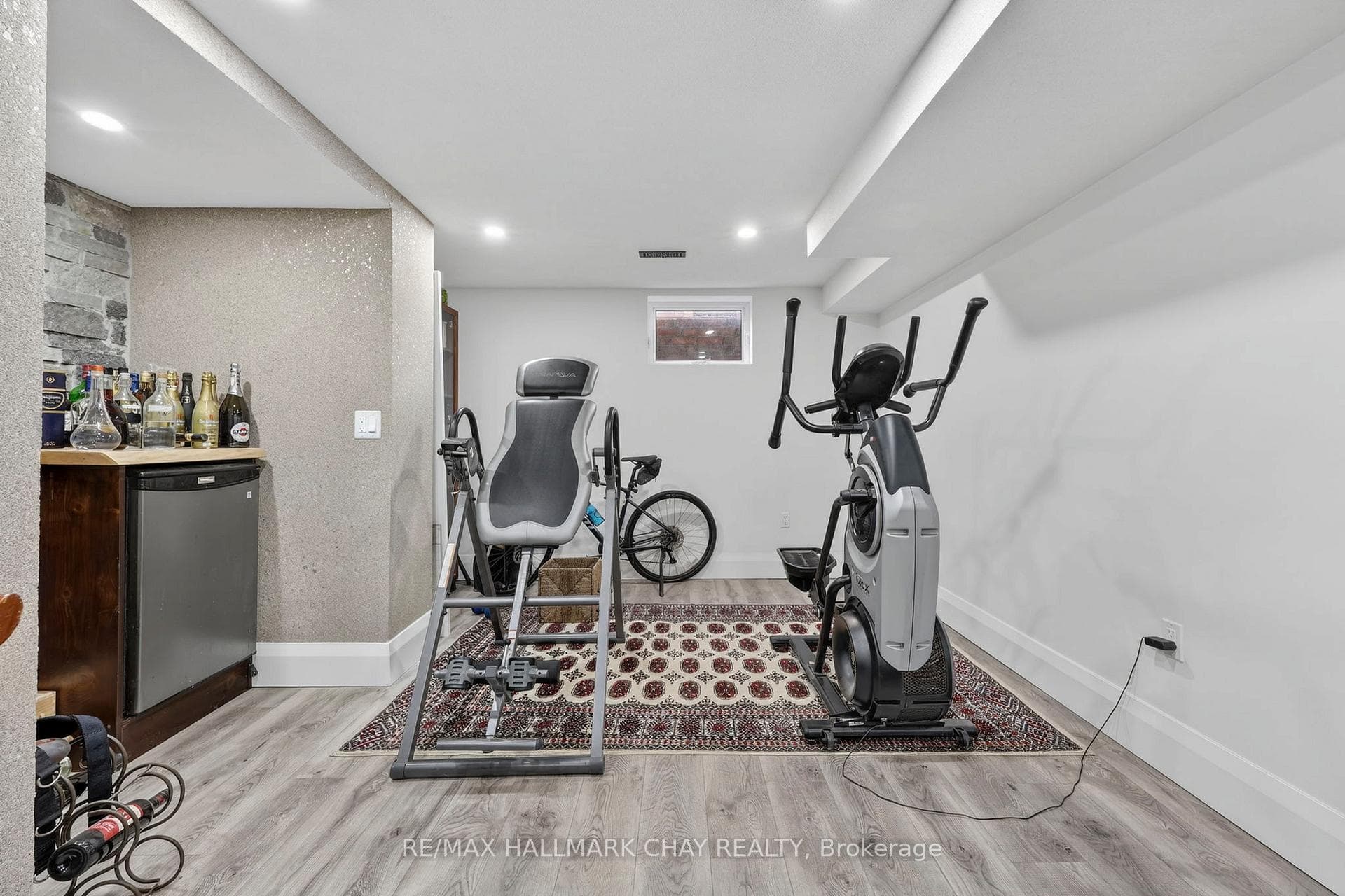 2151 Hughes Drive photo 38
