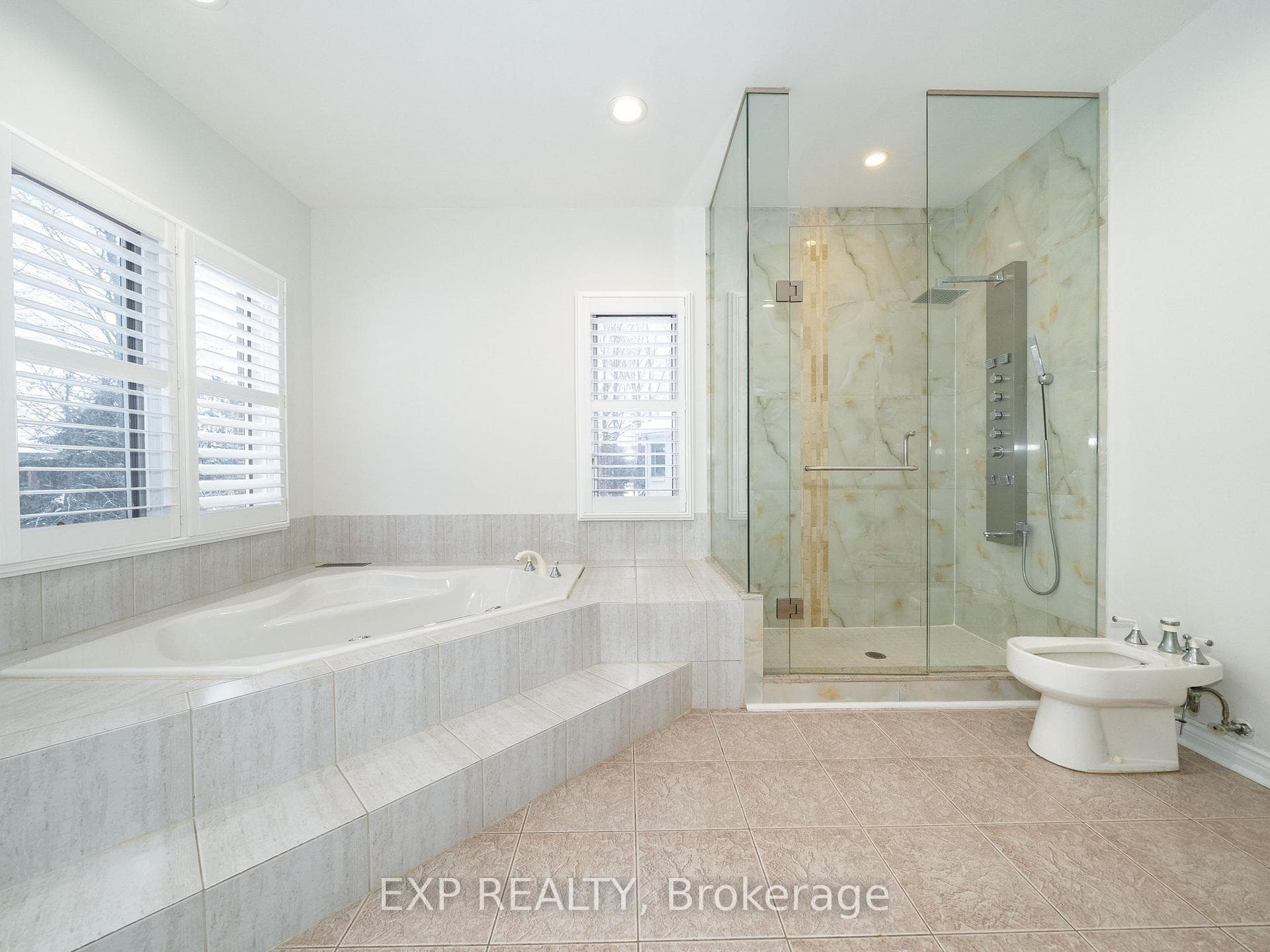 10 Edmund Crescent photo 29
