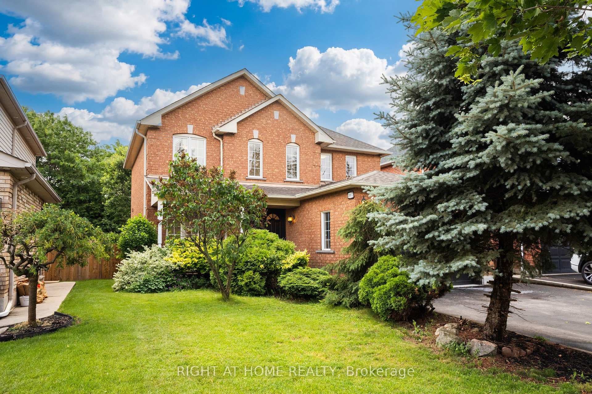 1087 Augustus Drive photo 3