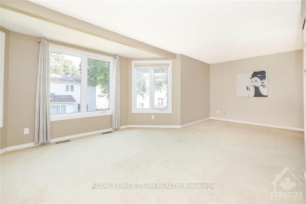 1725 CARA Crescent photo 17