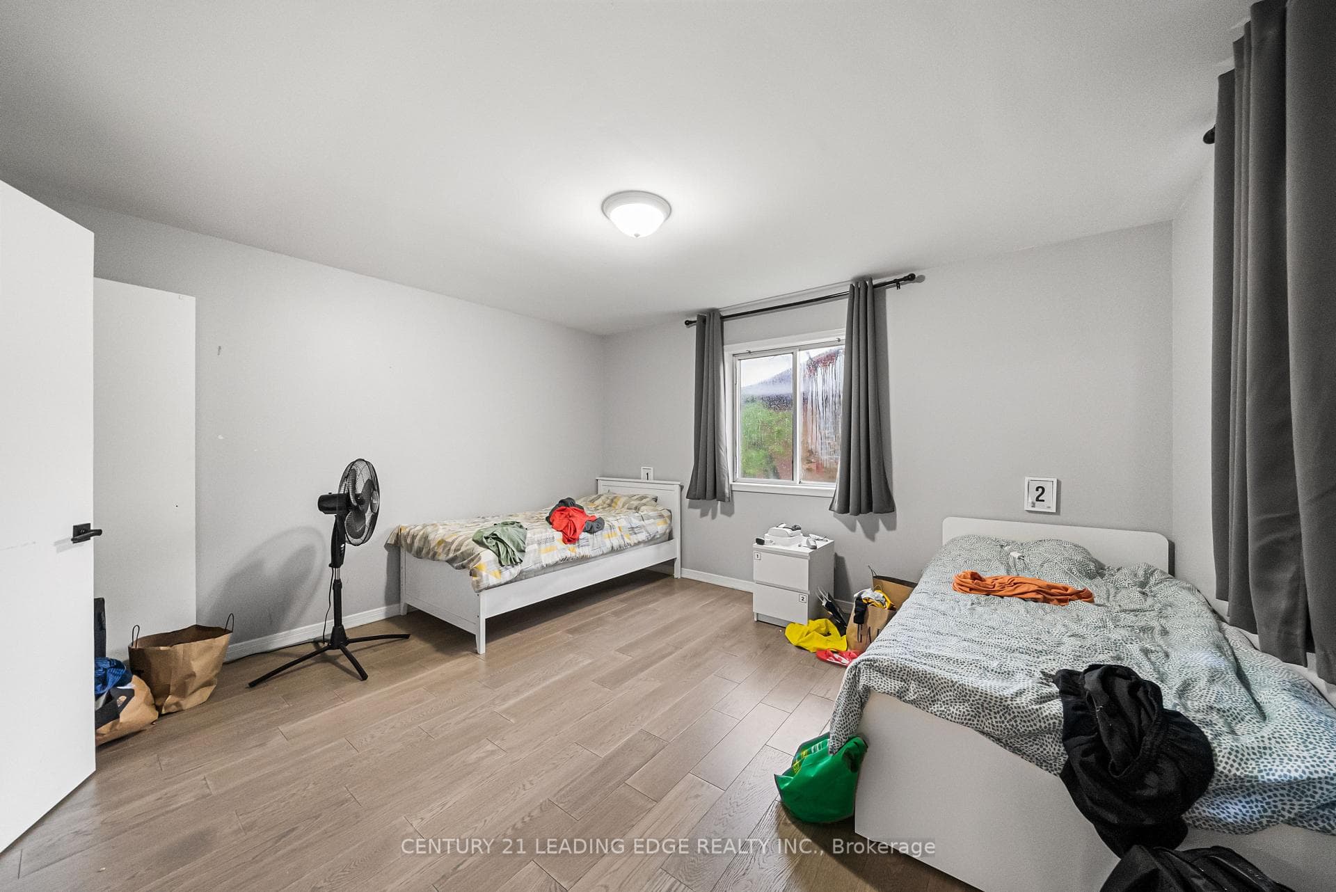 527 Glengarry Avenue photo 33