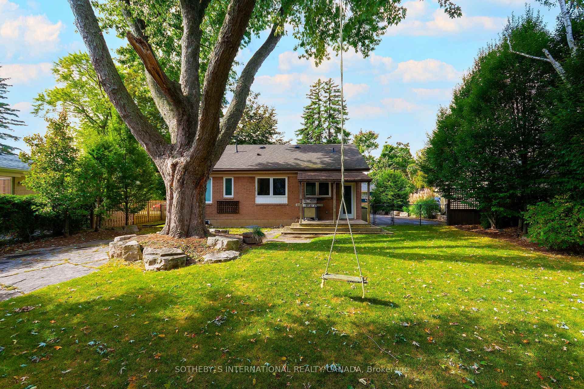 19 Paradise Avenue photo 29