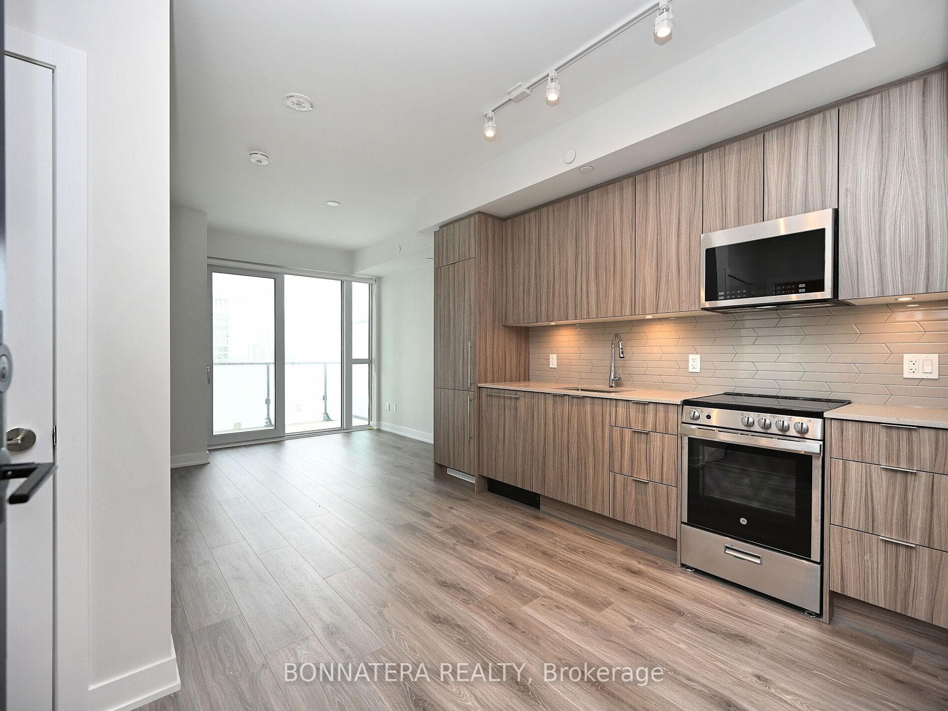 430 Square One Drive Unit 1602 photo 6