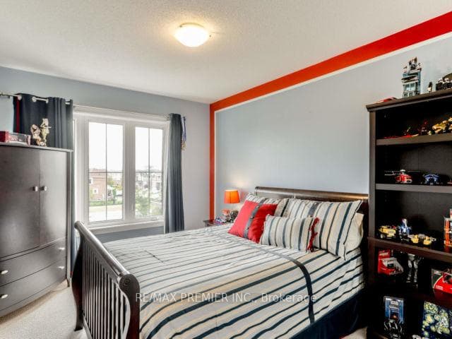 131 Hansard Drive photo 18