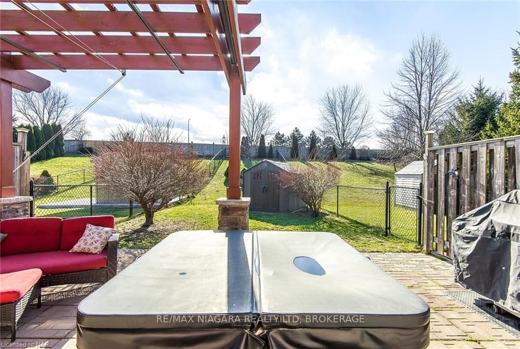 22 CONRAD Place photo 9
