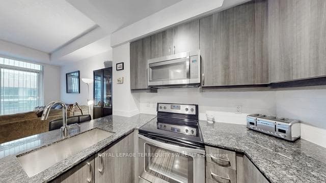 9205 Yonge Street Unit 814 photo 9
