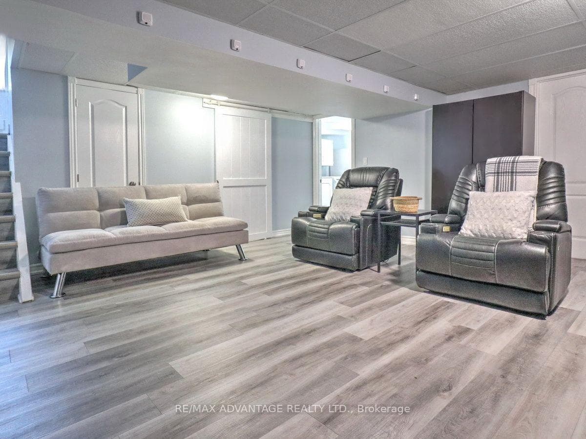 1856 PARK Avenue photo 27