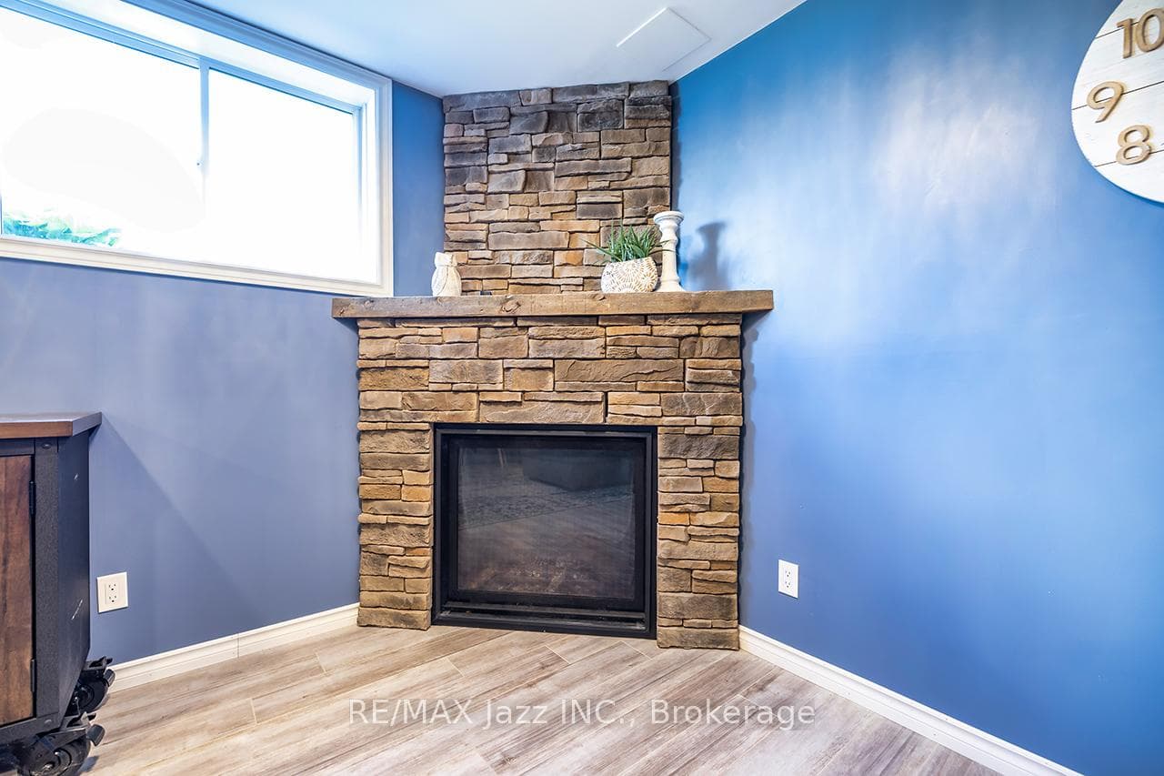 1 MILLPOND Lane photo 26