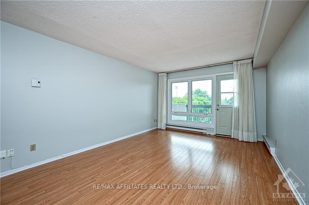 158C MCARTHUR Avenue Unit 401 photo 8
