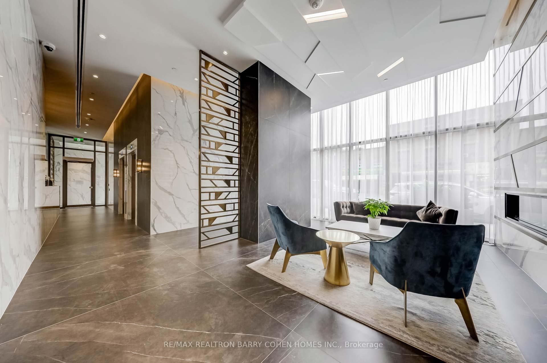 151 Avenue Road Unit 605 photo 42