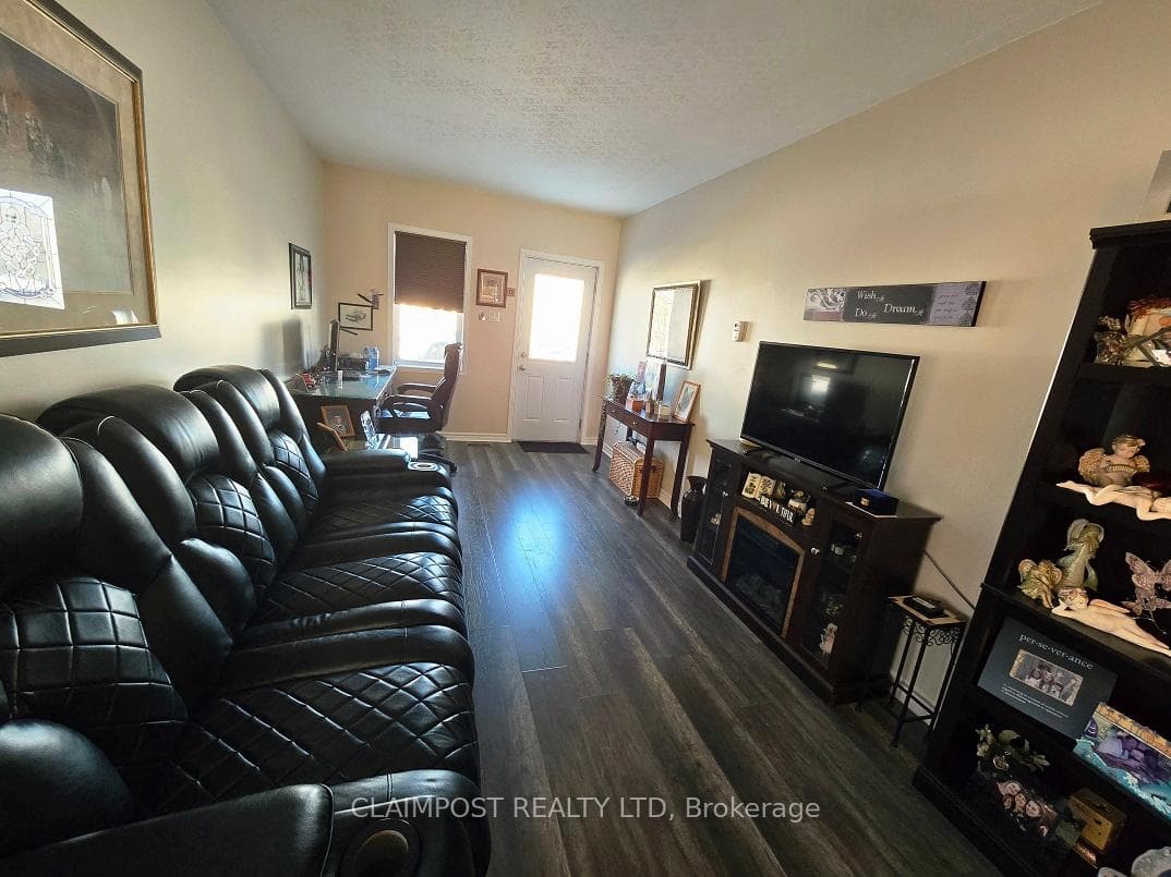 63 Kent Avenue photo 4