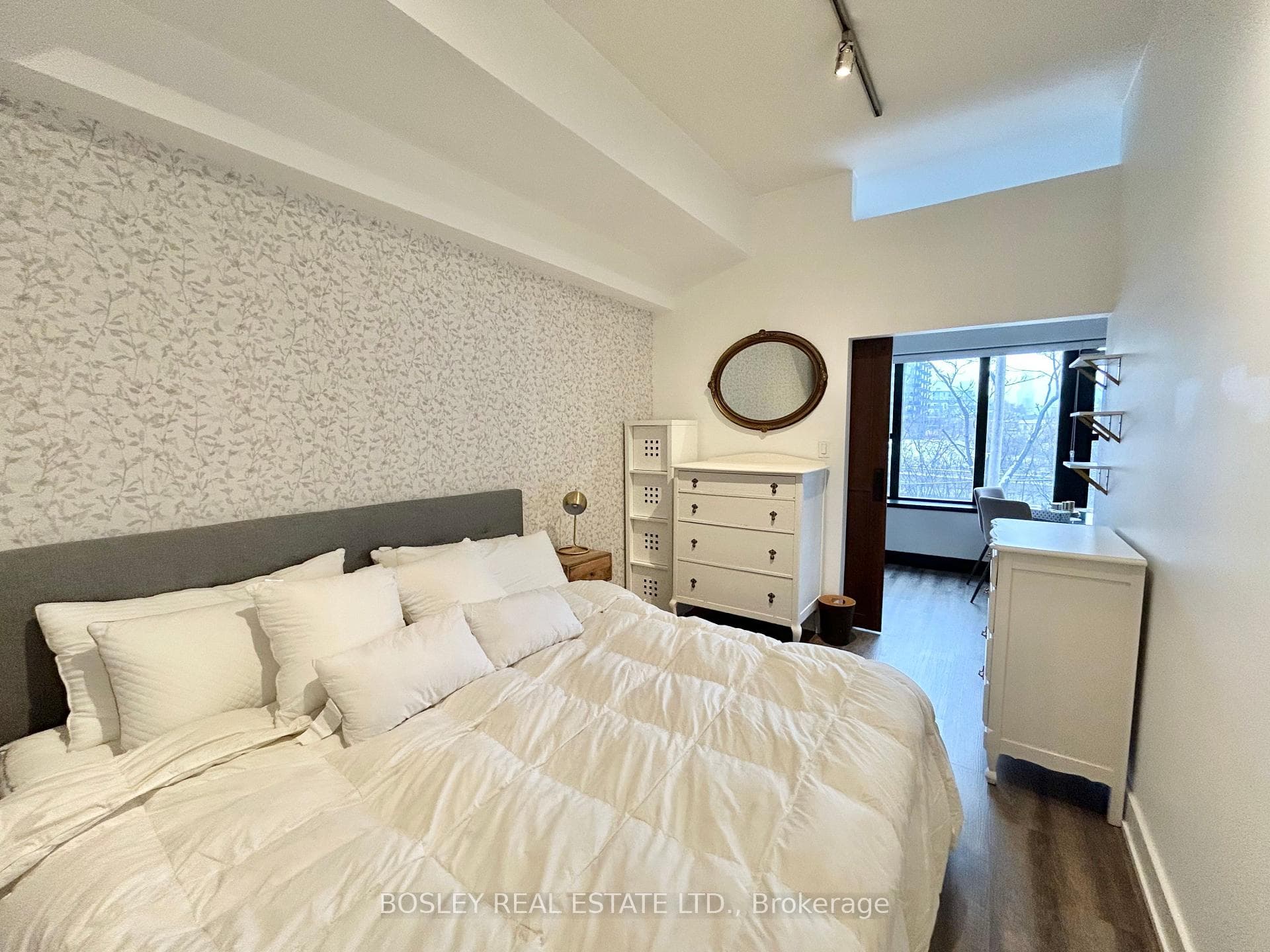 625 Queen Street Unit 106 photo 10