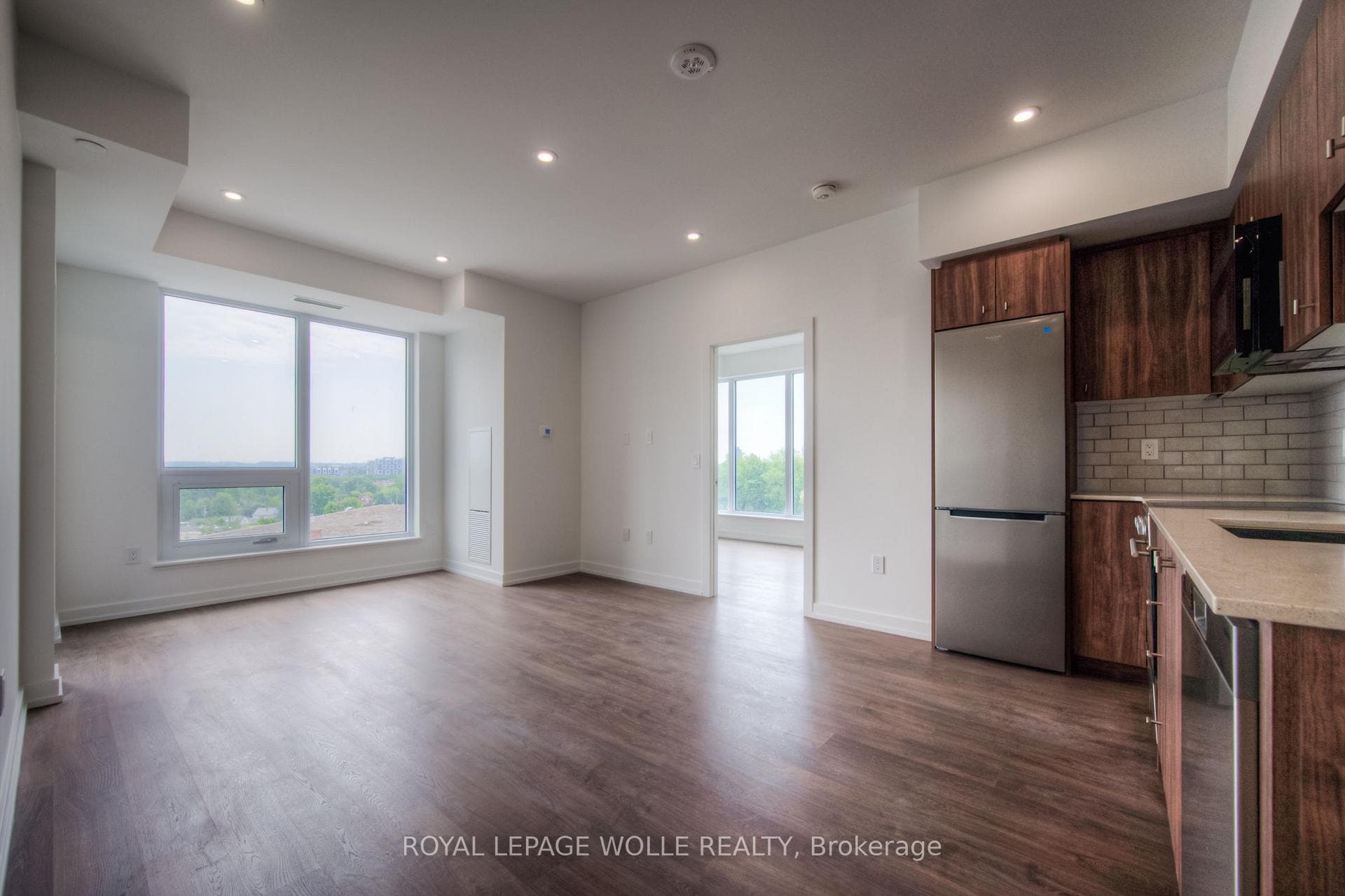 15 Wellington Street Unit 609 photo 5