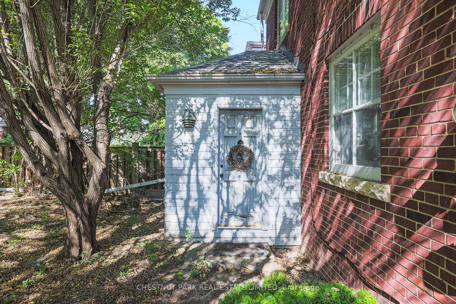 222 Lonsmount Drive photo 37