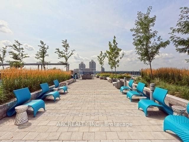 9471 Yonge Street Unit 740 photo 29