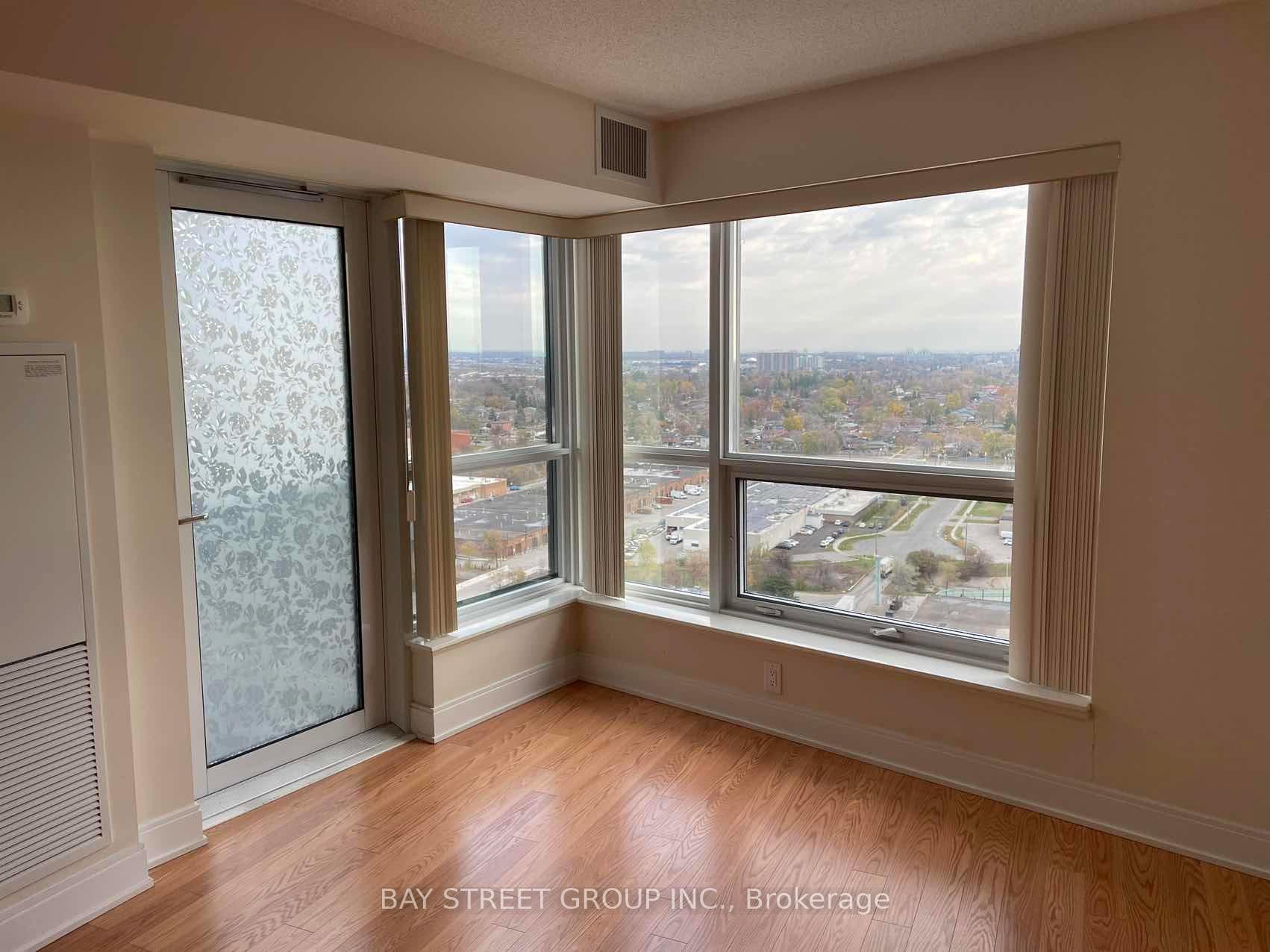 125 Village Green Square Unit 2102 photo 6