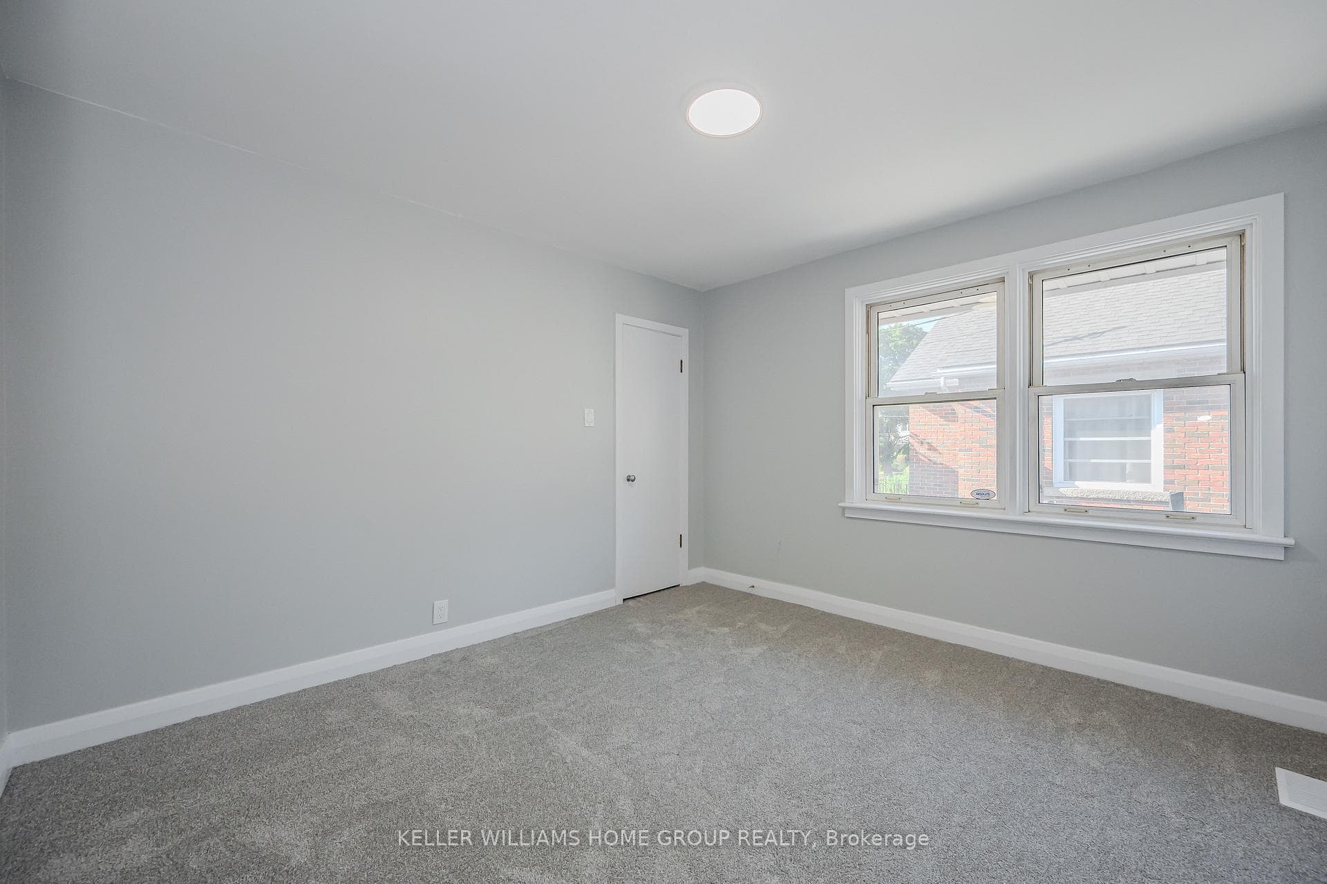 15 Summit Crescent photo 16