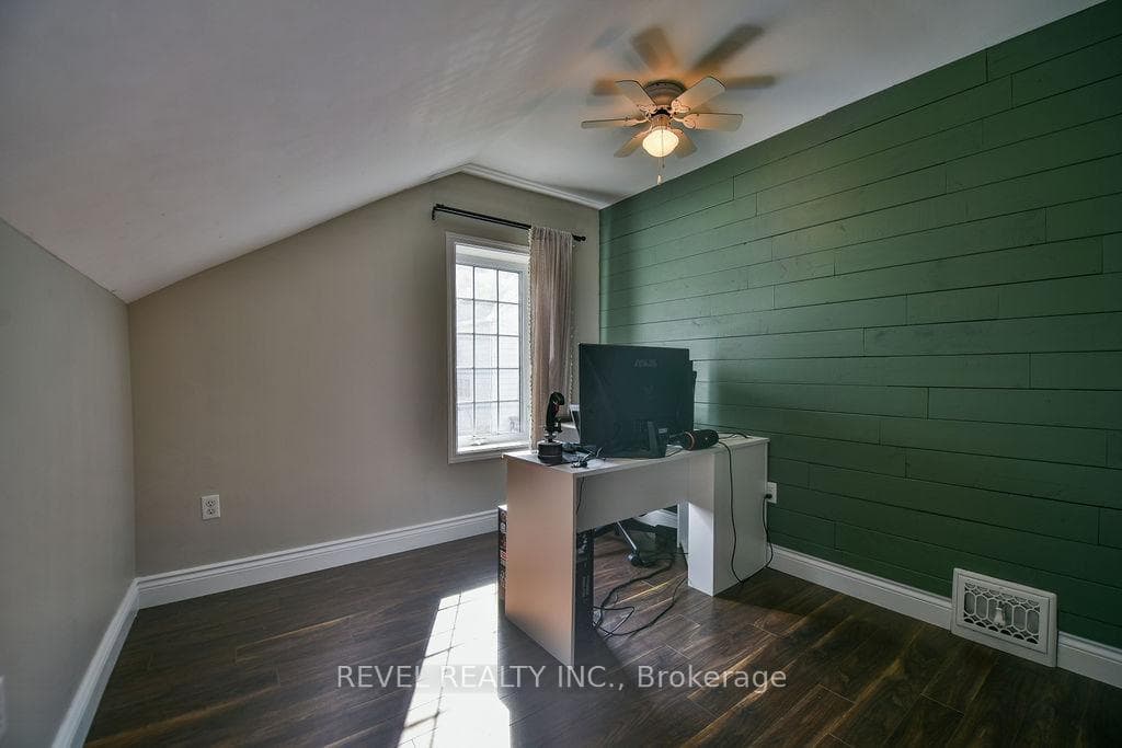 146 Elm Street photo 29