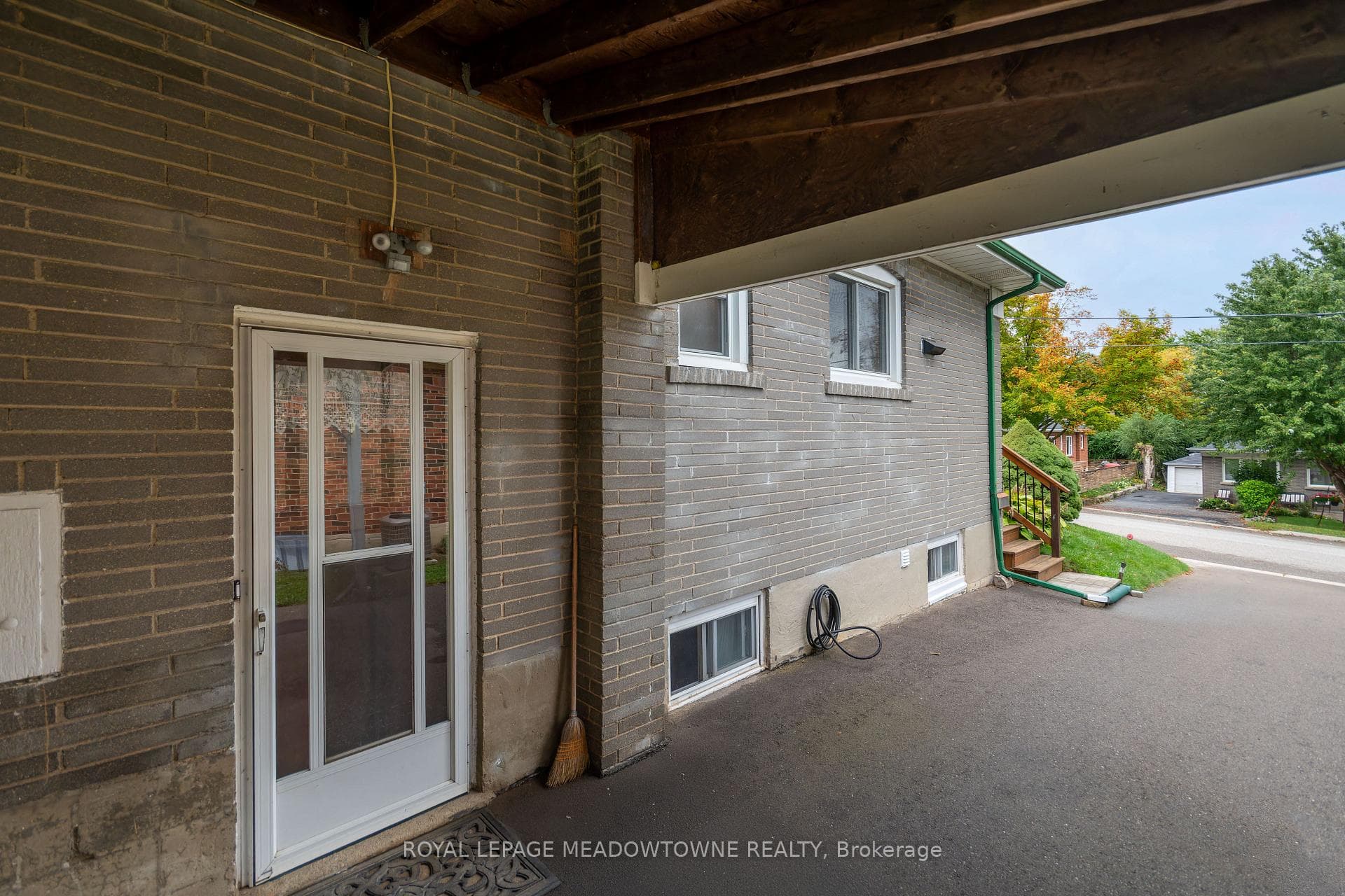 36 Hewson Crescent photo 30